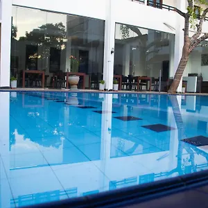 ** Hotel Woodnest Windmill Sri Lanka